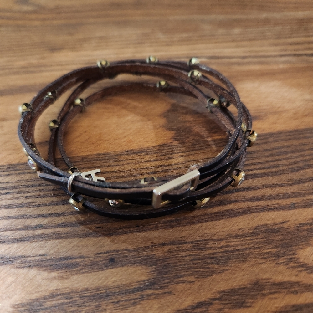 DENIS & CHARLES RUSH PRETTY LEATHER MULTI-WRAP THIN BRACELET